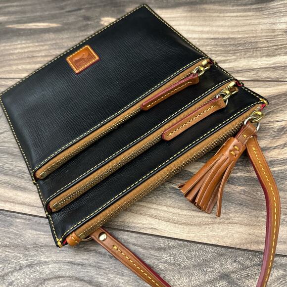 Dooney & Bourke Triple Zip Crossbody Bag Purse Black Leather - Picture 5 of 11